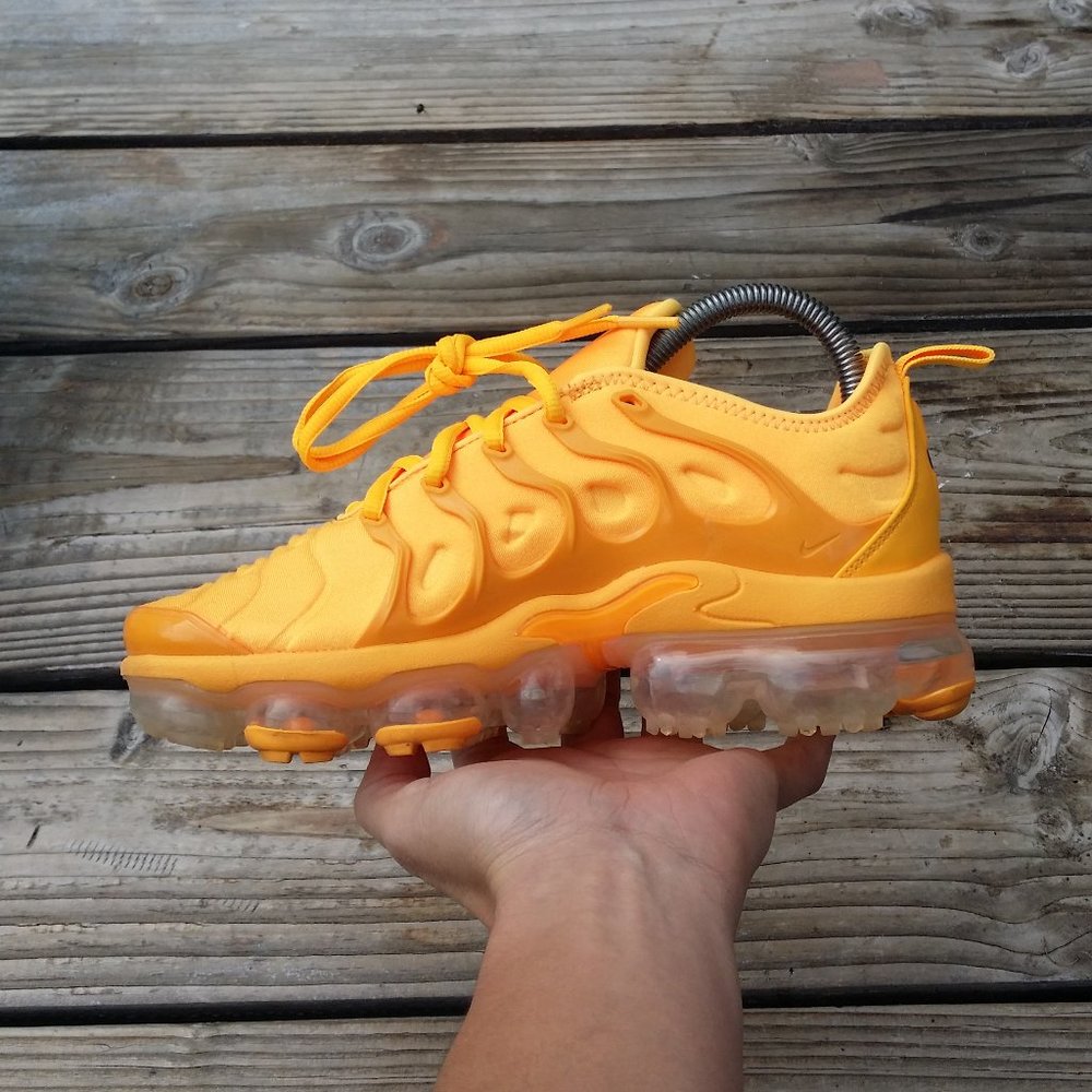 Size 6 Women Nike Air VaporMax Plus Orange Running Shoes Sneakers - Picture 4 of 8